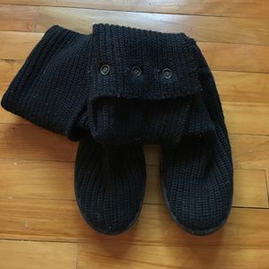 Black knit UGGs