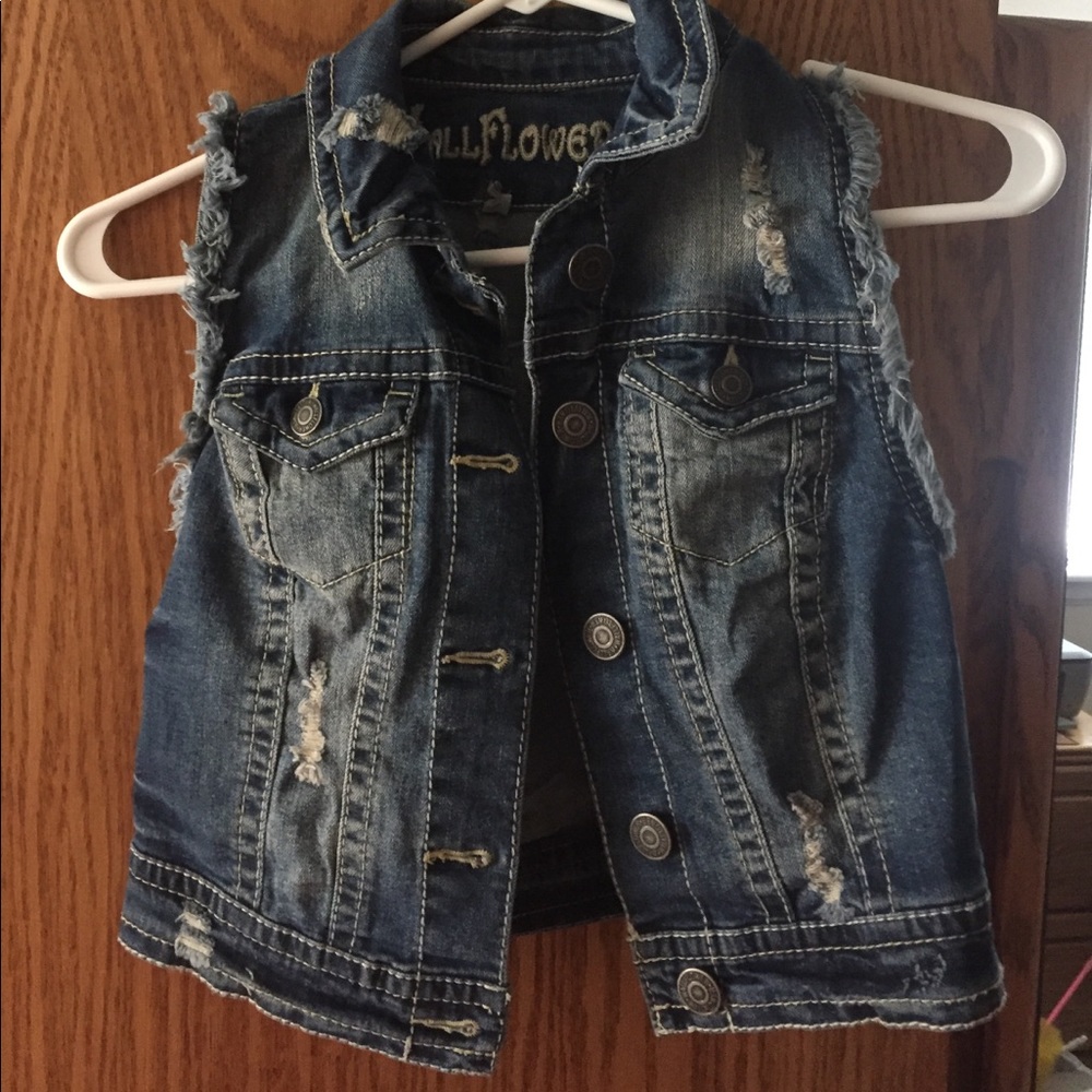 Short jean vest! Size medium