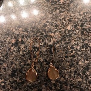 Rose gold kendra Scott dee earrings!