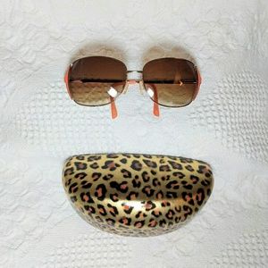 Steve Madden metal sunglasses gold w/coral accents