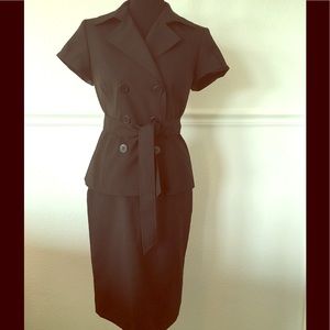 Super sharp skirt suit!