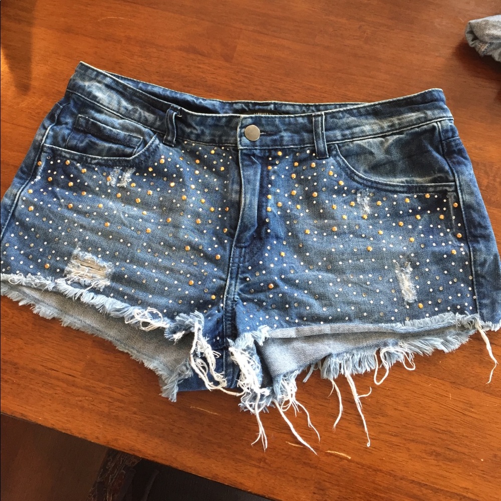 Forever 21 embellished Jean shorts size 29