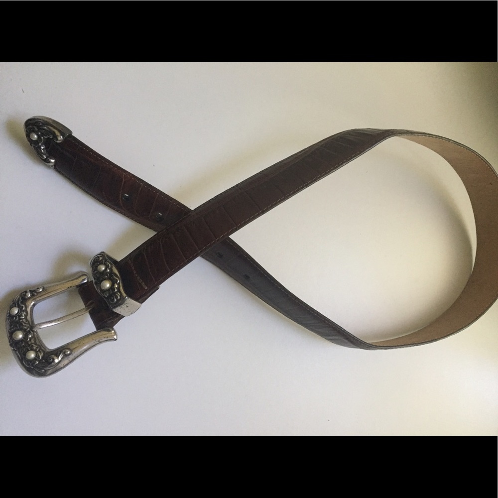 Brighton brown leather pearl stud buckle belt.