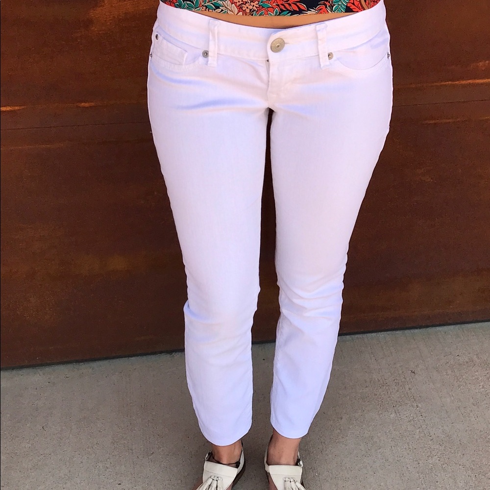 ✨SALE✨ White capris