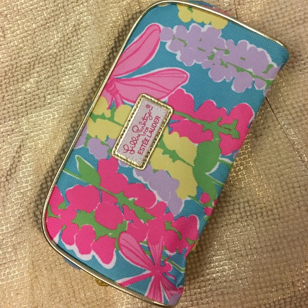 😍2/$29 Lilly Pulitzer Cosmetic bag Bundle & save