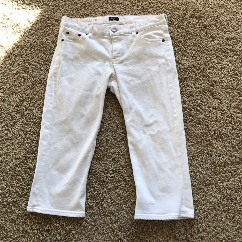 White crop pants.