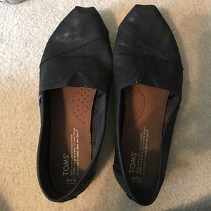 Women's metallic black Toms