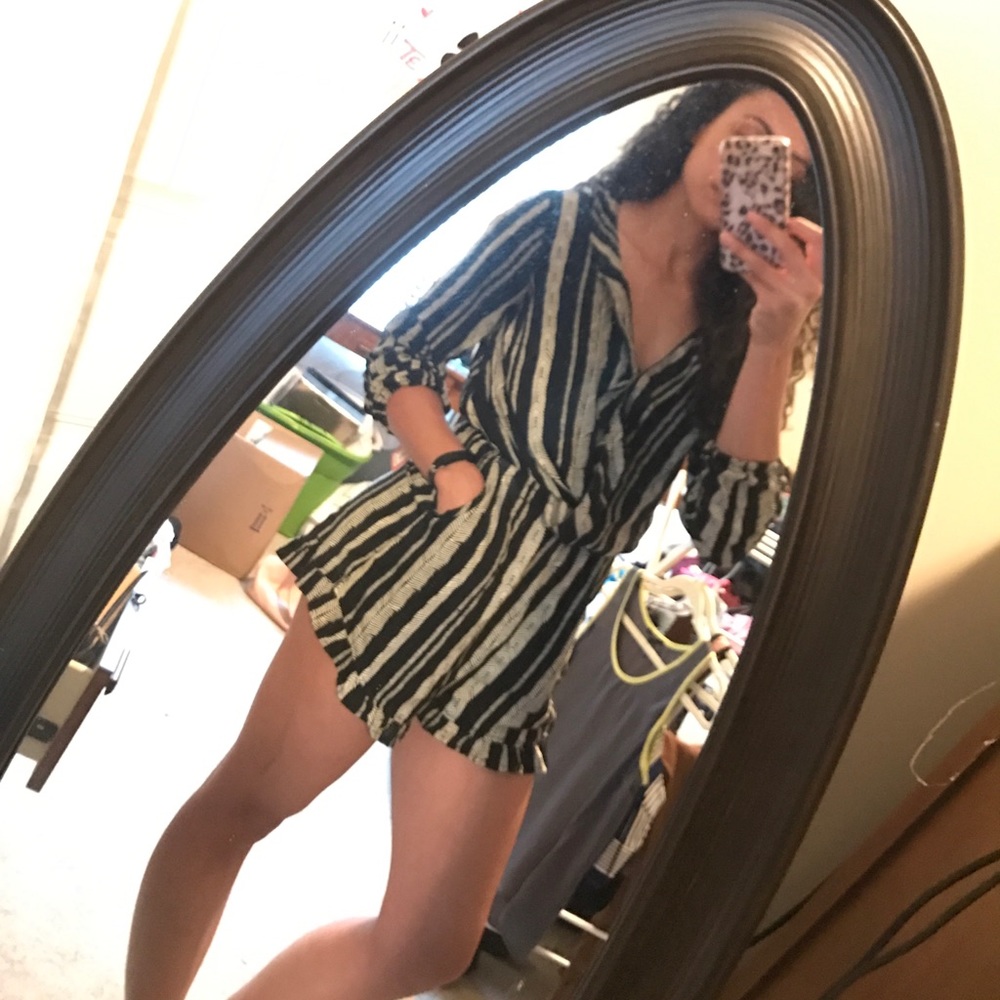 Blk/Cream Romper. Never worn.