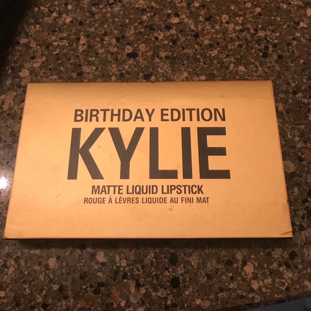 Kylie birthday edition lip set