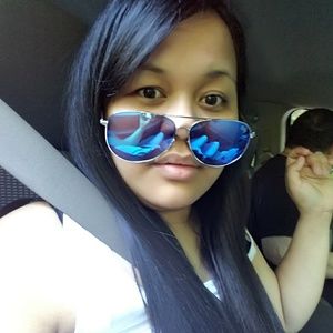 Meet your Posher, Lorena