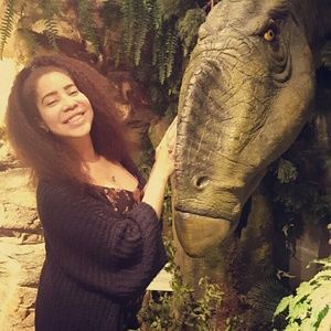 Meet your Posher, Kayla