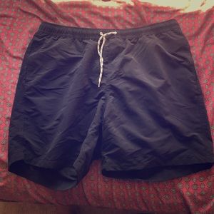 Men's mid length swim trunk