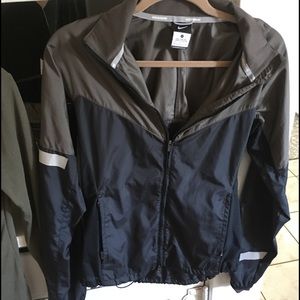 🔥🔥NIKE WINDBREAKER🔥🔥