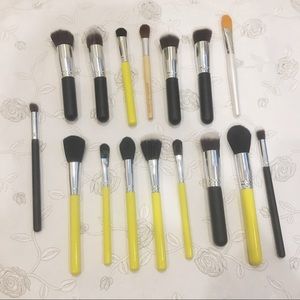 Bundle of makeup brushes