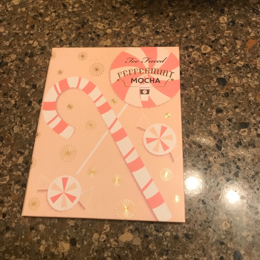 Too faced peppermint palette