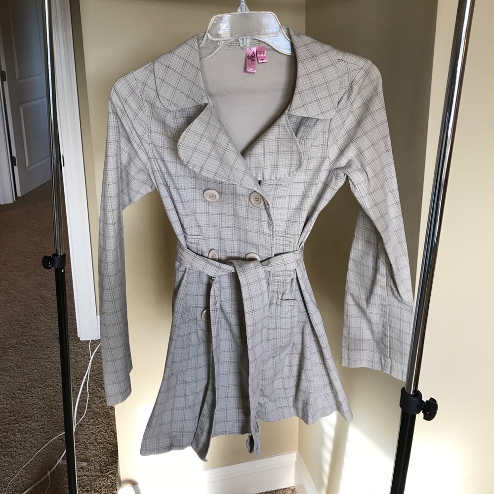 Light weight trench coat.