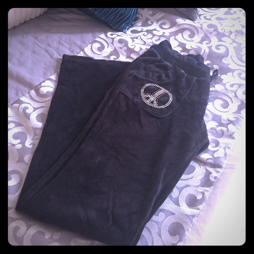Comfy & cute black suede pants with peace sign