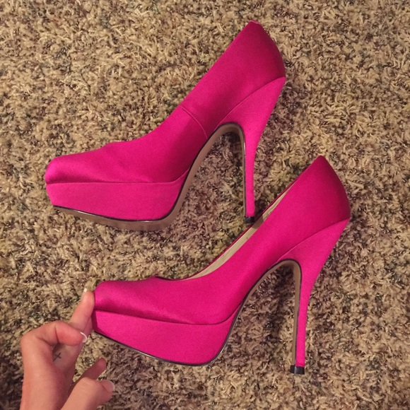 💎 SOLD 💎 Gorgeous Steve Madden stilettos - Picture 2 of 5