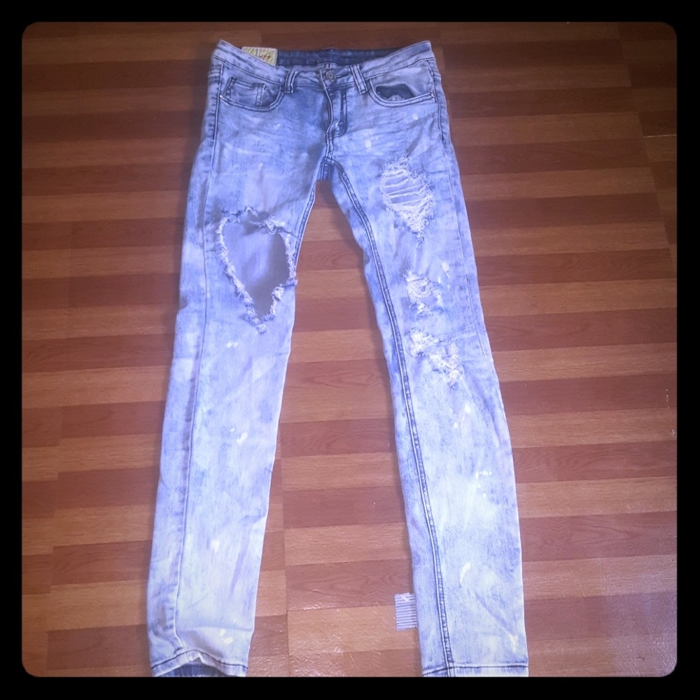 Ripped jeans (light blue)