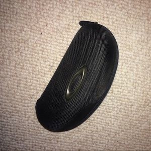 Oakley case cover!! Black