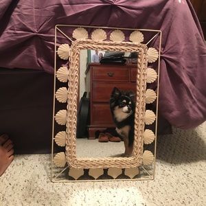 Seashell boarder mirror