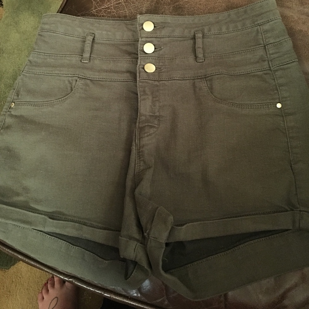 Olive green hi-waist shorts