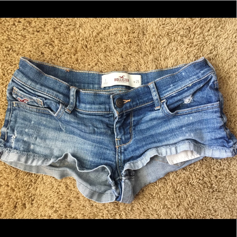 Hollister cuffed distressed shorts 1 / 25