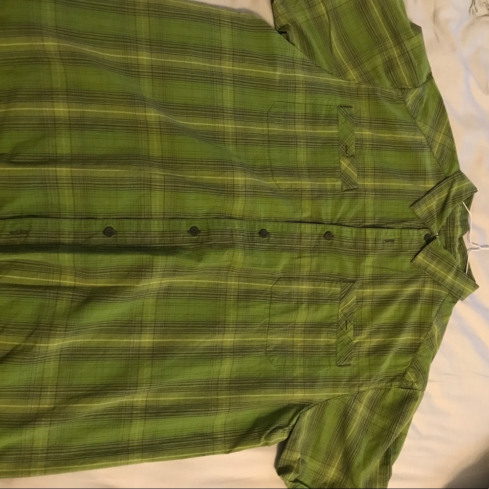 Mountain hardware short sleeve