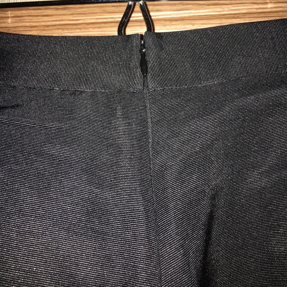 Express pleated mesh insert skirt - Picture 4 of 5