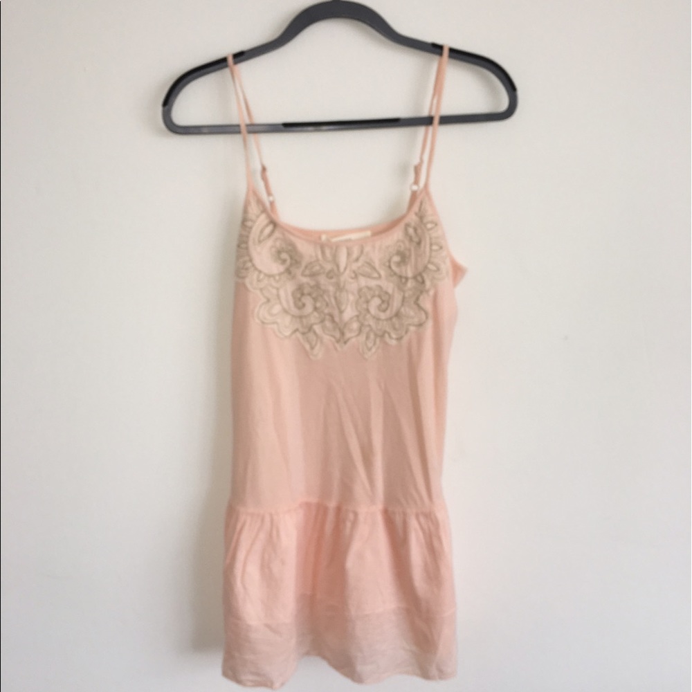 Blush dress w/detail