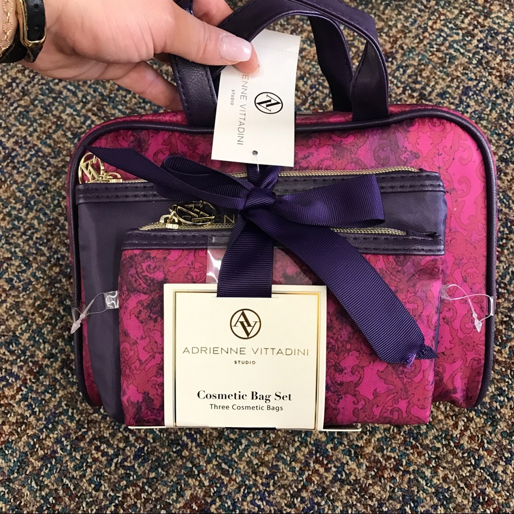 Adrienne Vittadini Consetic Case Set Purple