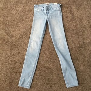Size 00s light blue jeans Hollister - Like NEW!!