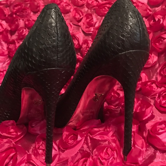 Vince camuto heels - Picture 2 of 8