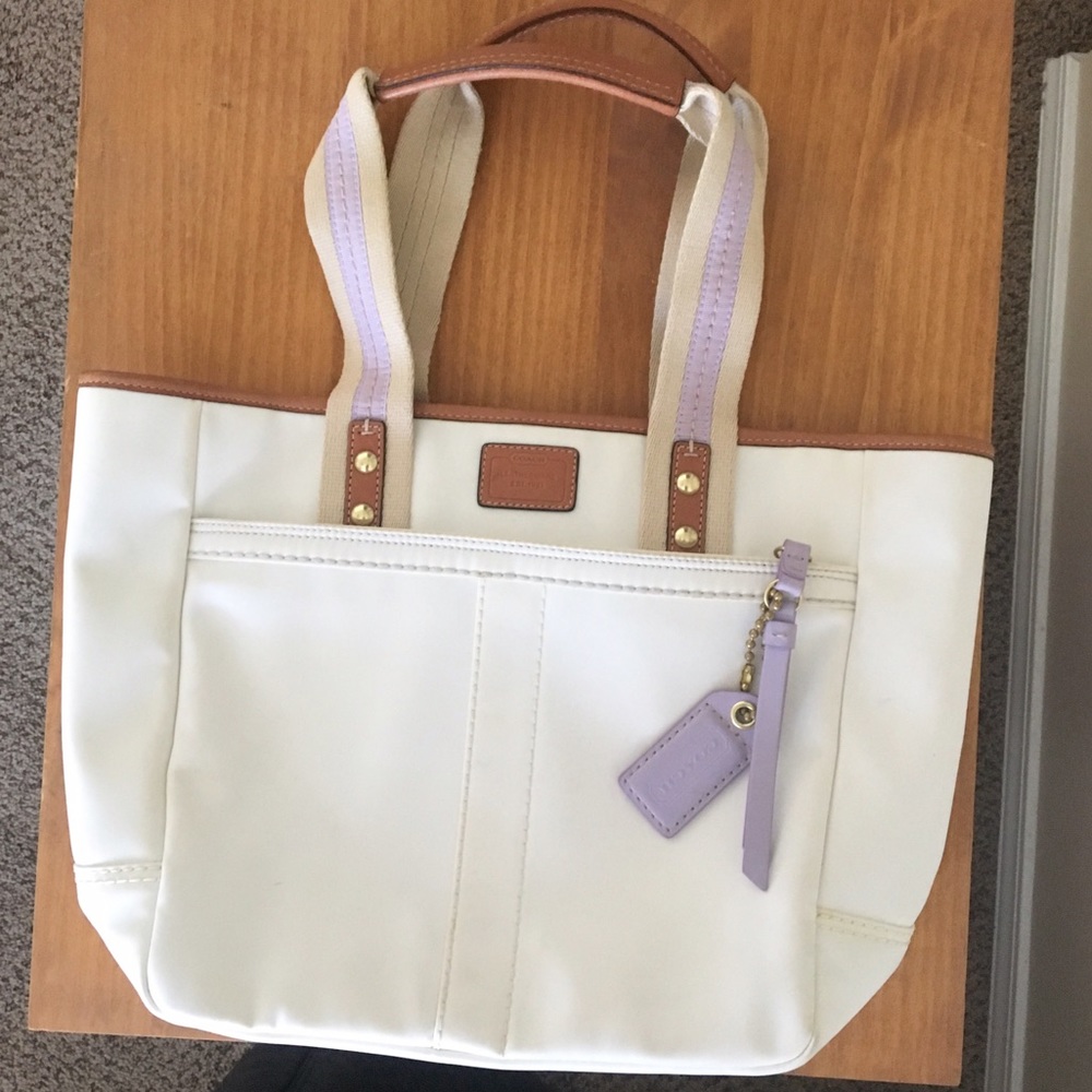 ✨Coach Bag ✨ white with lavender details 15" x 10"