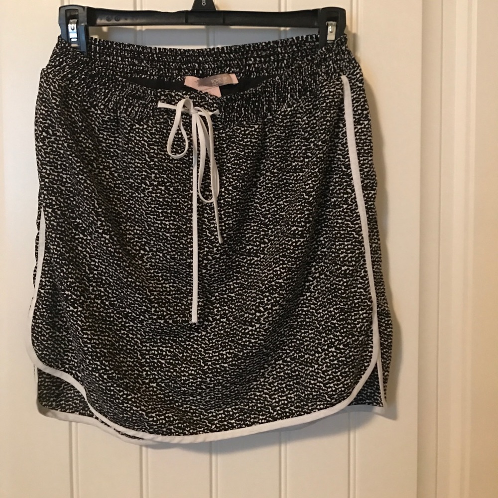 Black and white mini high low skirt