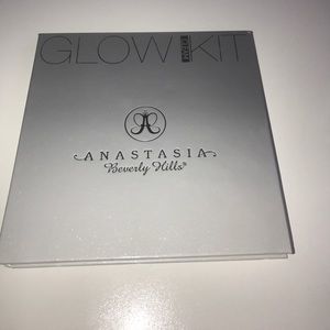 Anastasia Glow Kit gleam!