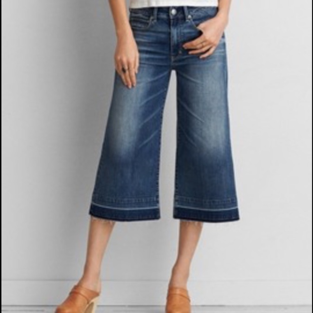 American Eagle Festival Crop Jeans