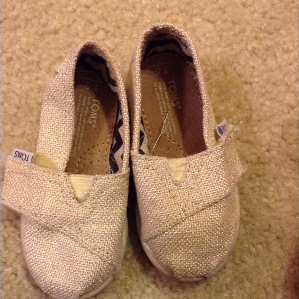 Toms
