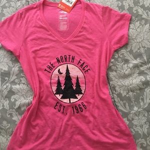 NWT North Face tee