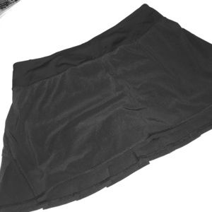 black lululemon skirt