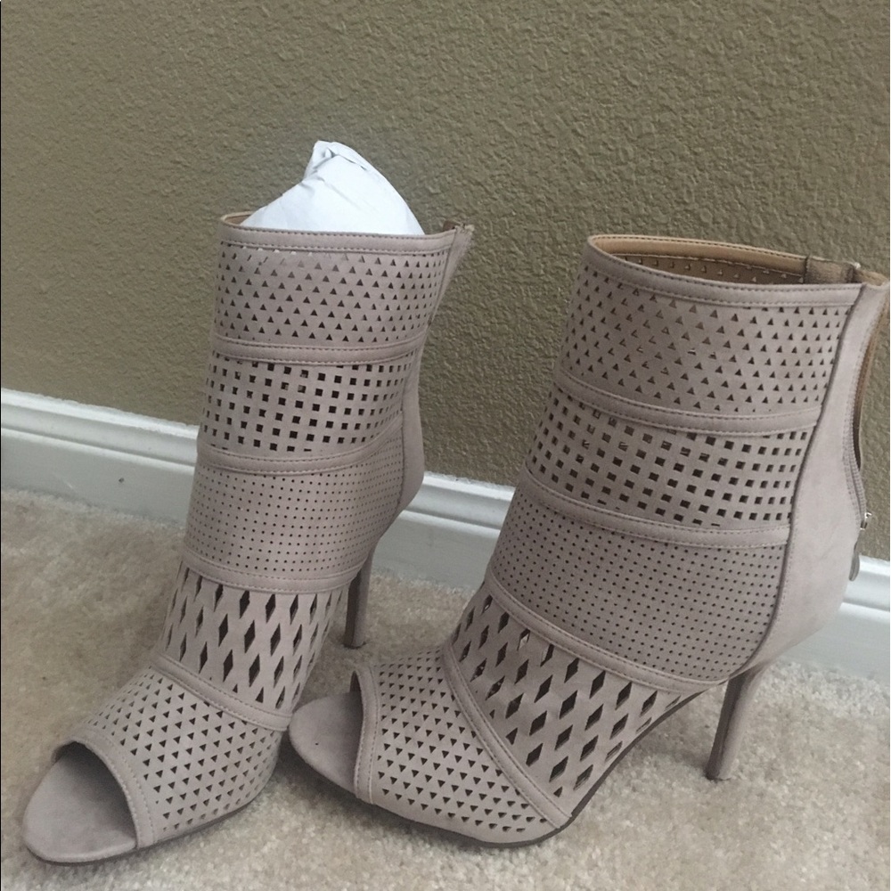 Never worn - Picture 1 of 1