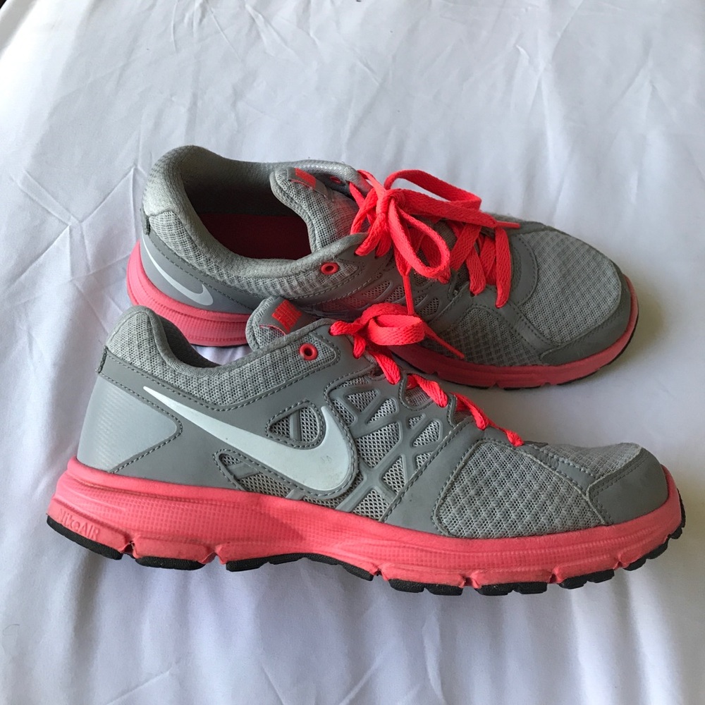 Nike Shoes - Size 9