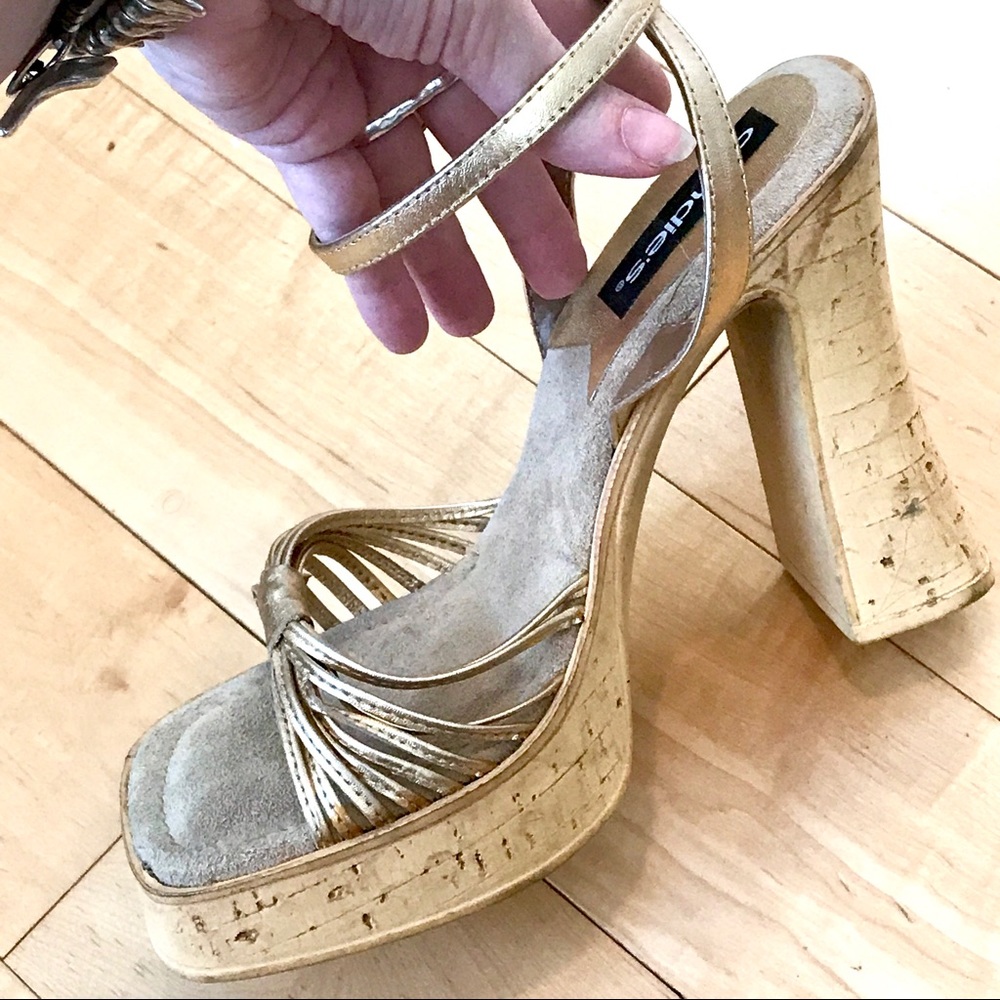 Candies Gold Leather Strappy NEW Platform Cork Sandals 8 metallic high heel RARE - Picture 4 of 4