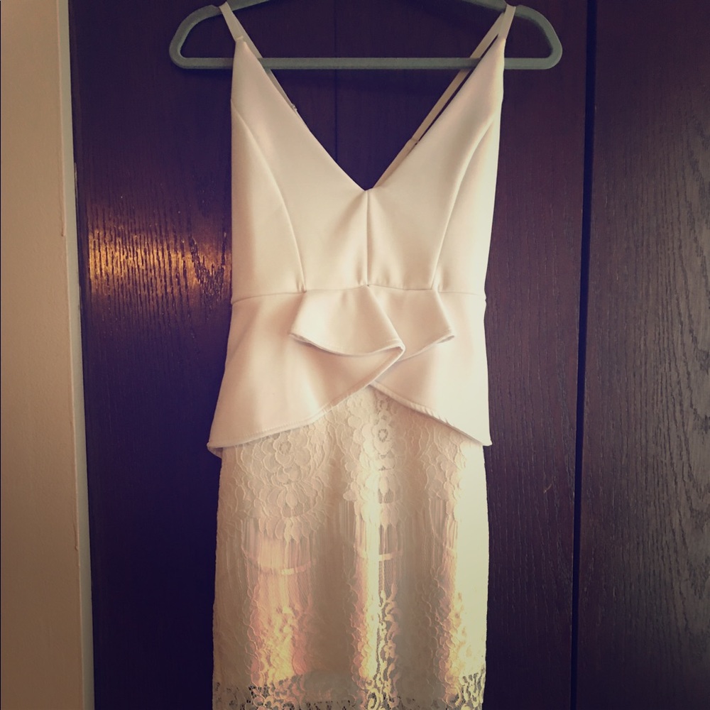 White lace dress 👗