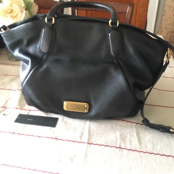 Marc Jacobs Handbags - Make and offer! Marc Jacobs Q Fran Black Leather