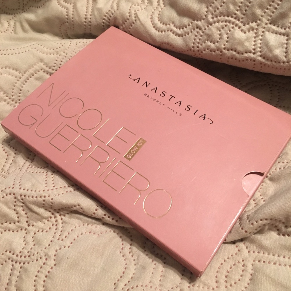 anastasia Beverly Hills nicole guerriero glow kit