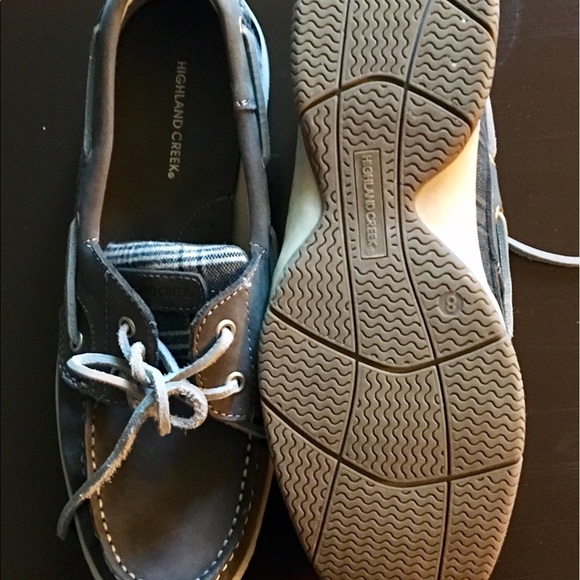 Famous foot wear - Picture 3 of 3