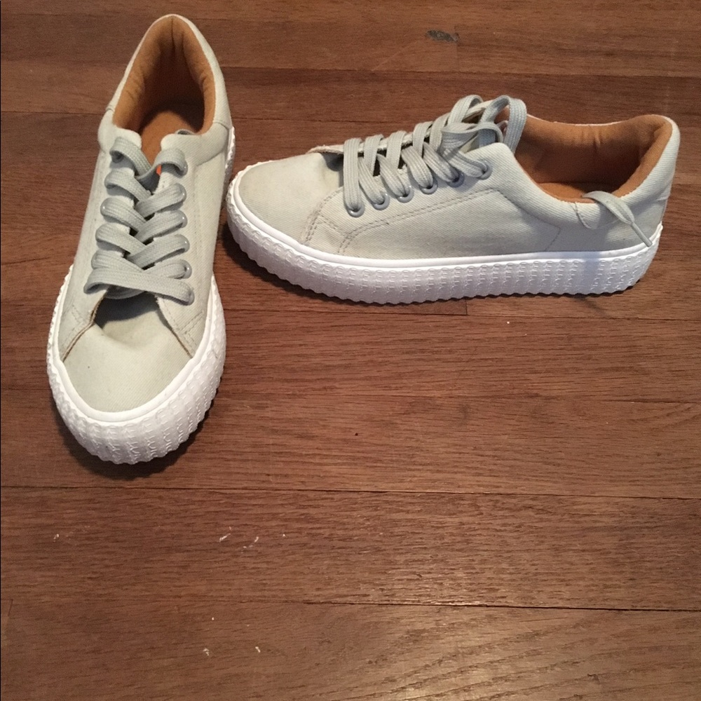 Platform sneakers