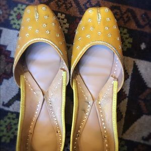 Punjabi flat boots