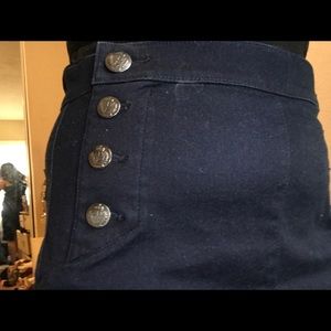 Cute denim skirt from express!